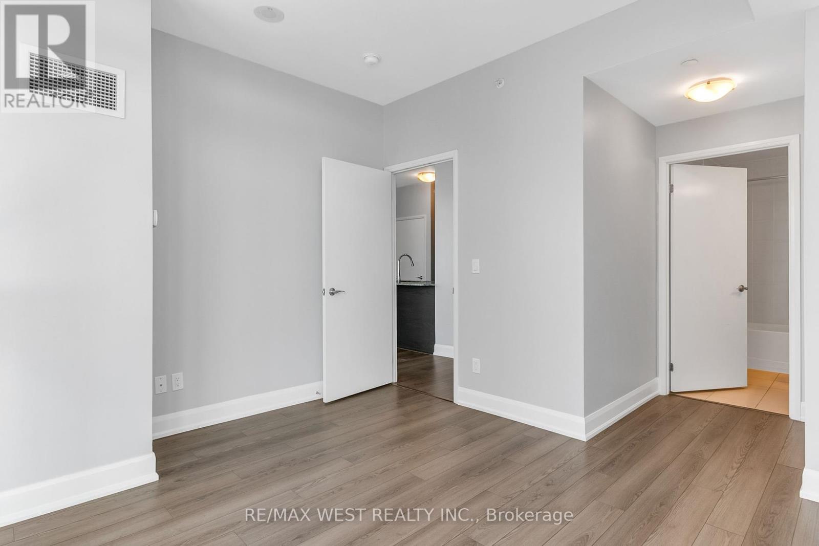 2605 - 2910 Highway 7 W, Vaughan, Ontario  L4K 0H8 - Photo 19 - N12188866