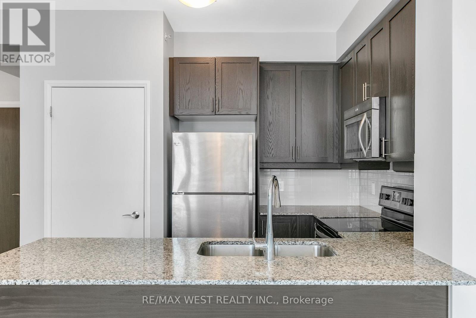 2605 - 2910 Highway 7 W, Vaughan, Ontario  L4K 0H8 - Photo 9 - N12188866