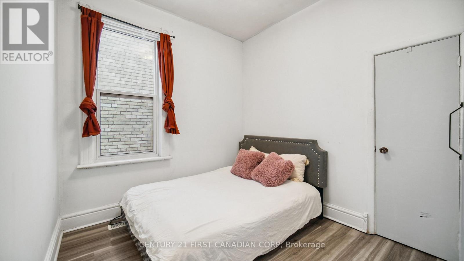 417 Grey Street, London East (East K), Ontario  N6B 1H1 - Photo 12 - X12188938