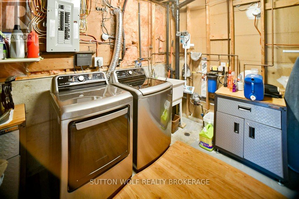 234 Riverview Drive, Strathroy-Caradoc, Ontario  N7G 2G5 - Photo 24 - X12188979