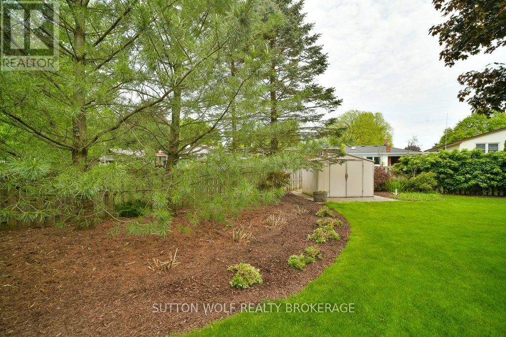 234 Riverview Drive, Strathroy-Caradoc (Ne), Ontario  N7G 2G5 - Photo 33 - X12188979