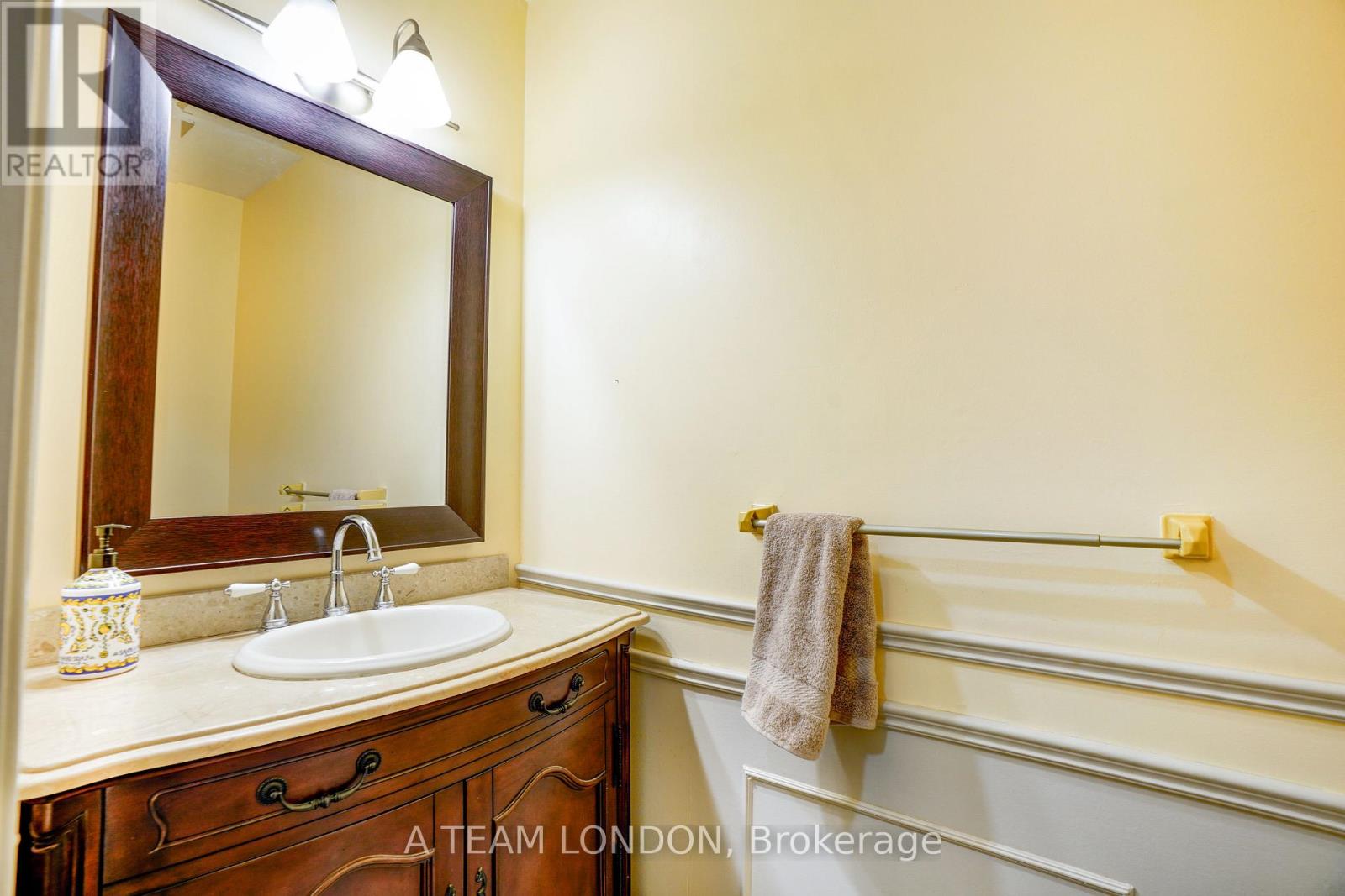 126 Guildford Crescent, London South (South N), Ontario  N6J 3Y5 - Photo 18 - X12189020