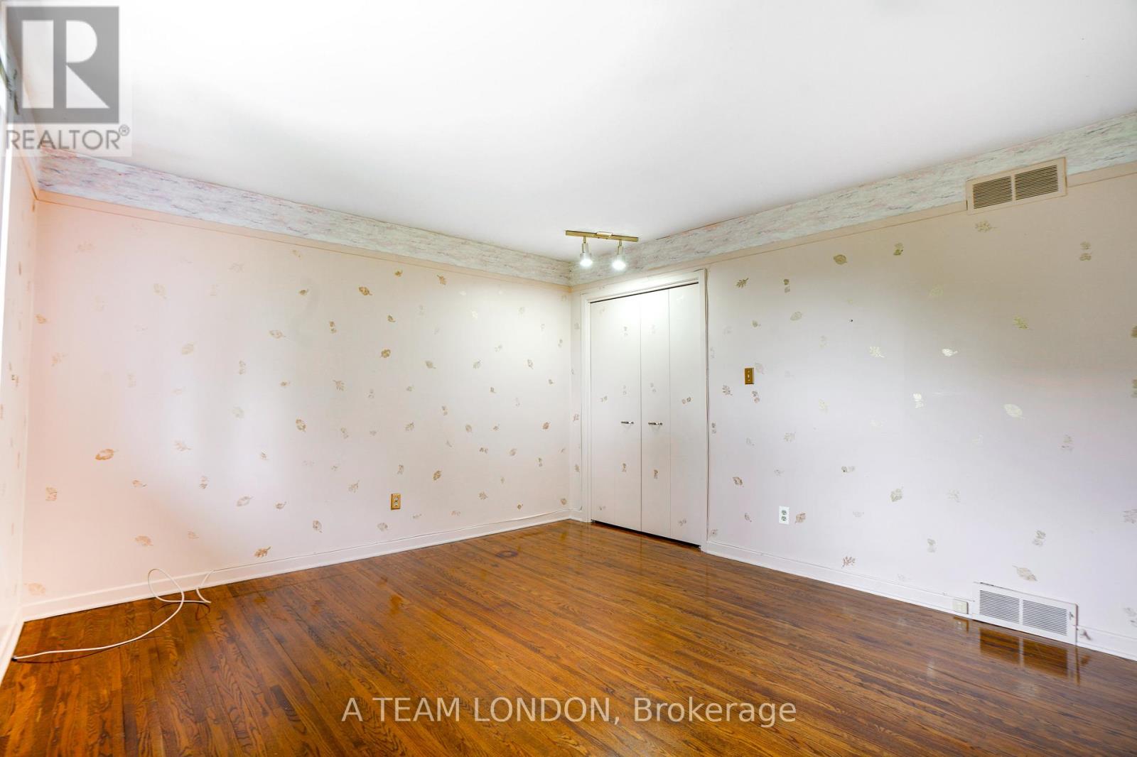 126 Guildford Crescent, London South, Ontario  N6J 3Y5 - Photo 31 - X12189020