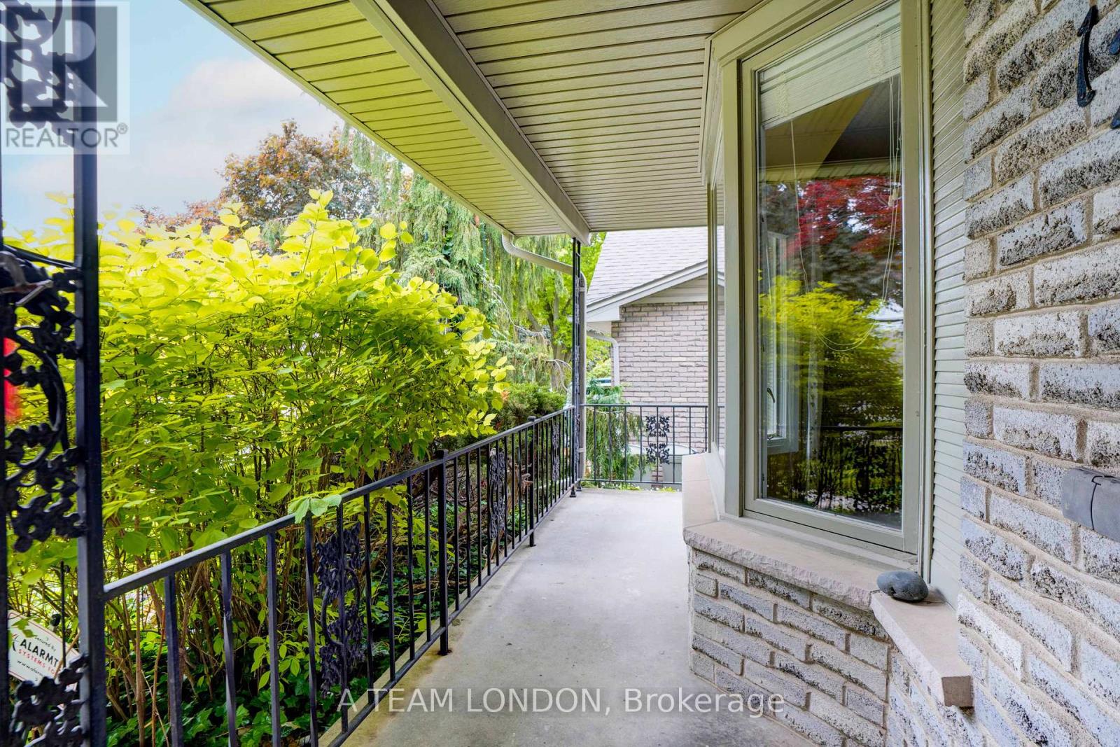 126 Guildford Crescent, London South (South N), Ontario  N6J 3Y5 - Photo 4 - X12189020