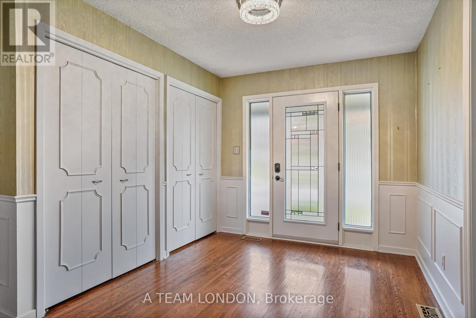126 Guildford Crescent, London South (South N), Ontario  N6J 3Y5 - Photo 5 - X12189020