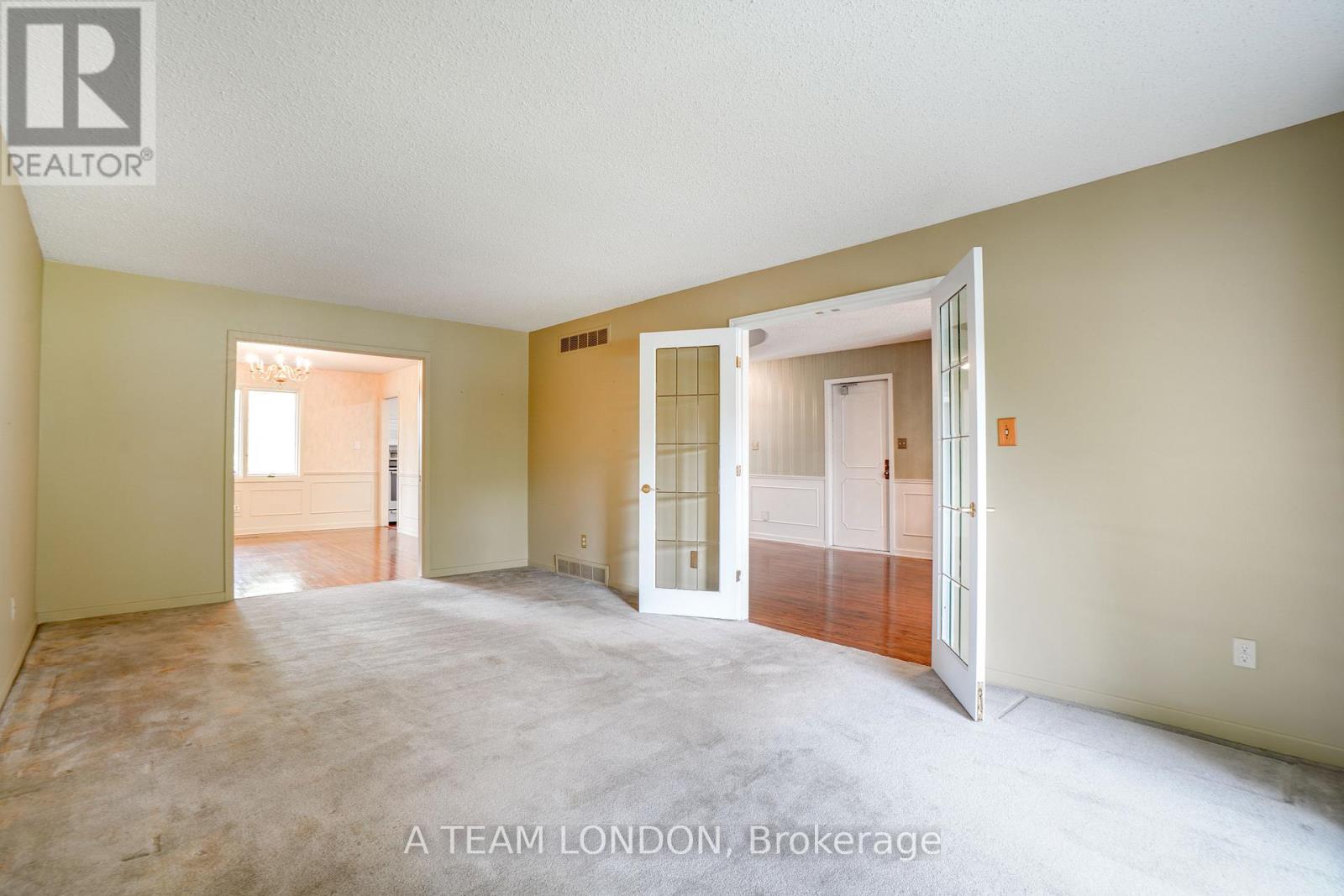 126 Guildford Crescent, London South (South N), Ontario  N6J 3Y5 - Photo 8 - X12189020