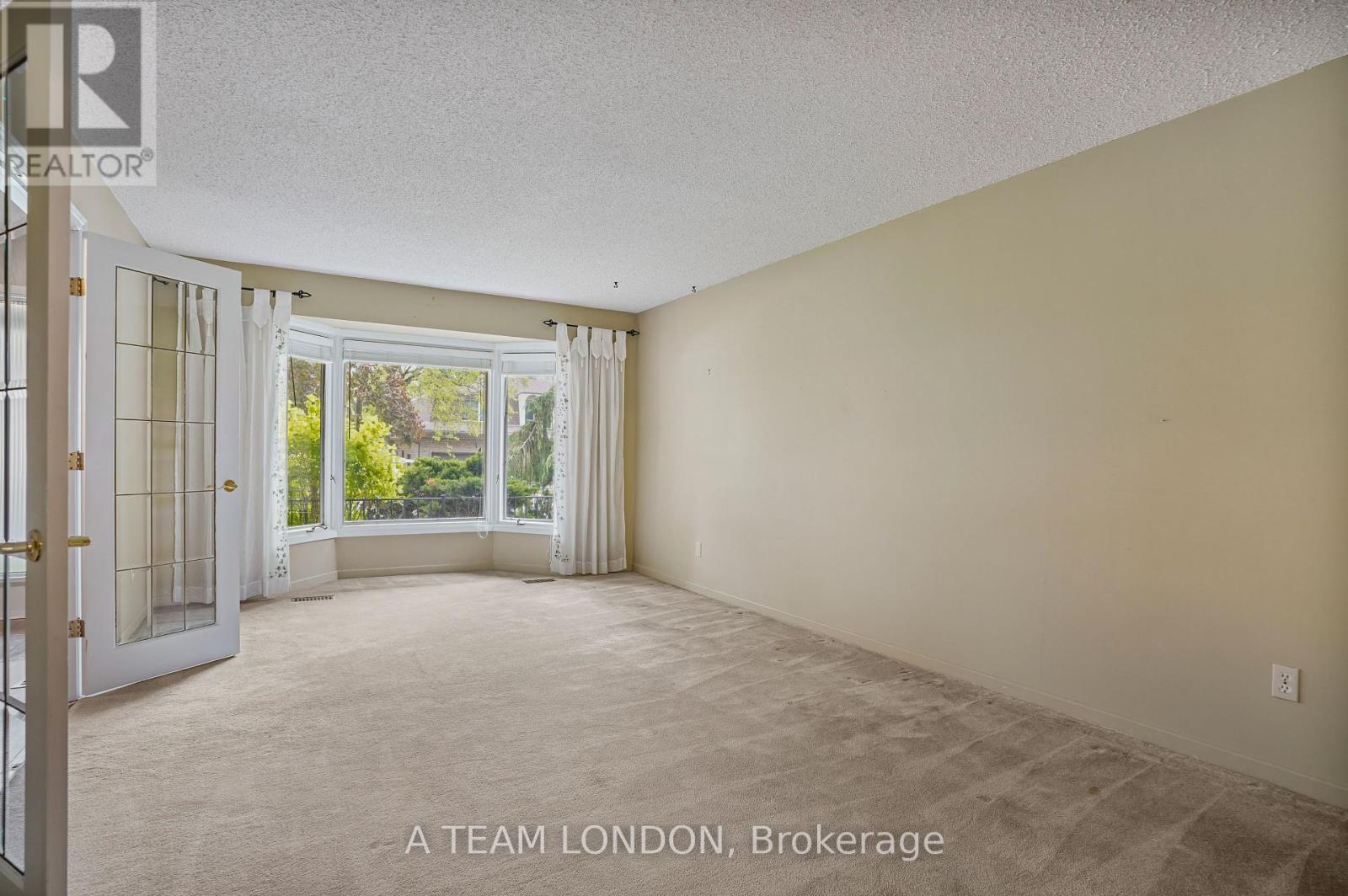 126 Guildford Crescent, London South (South N), Ontario  N6J 3Y5 - Photo 9 - X12189020