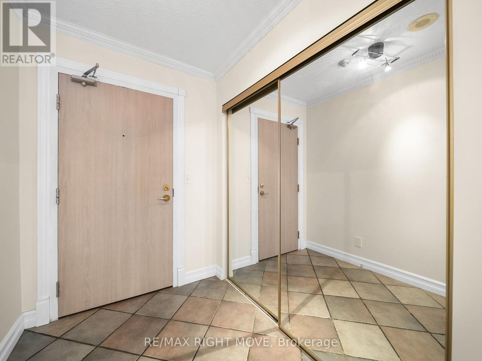 Property at 1103 - 140 DUNLOP STREET E image 5