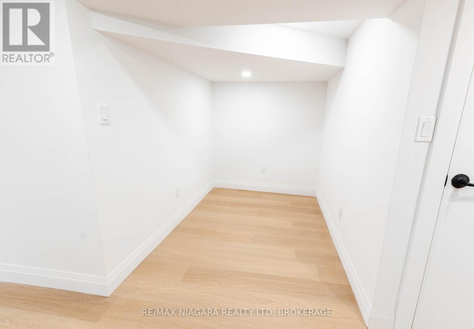 533 Cannon Street E, Hamilton (Gibson), Ontario  L8L 2E6 - Photo 7 - X12188973