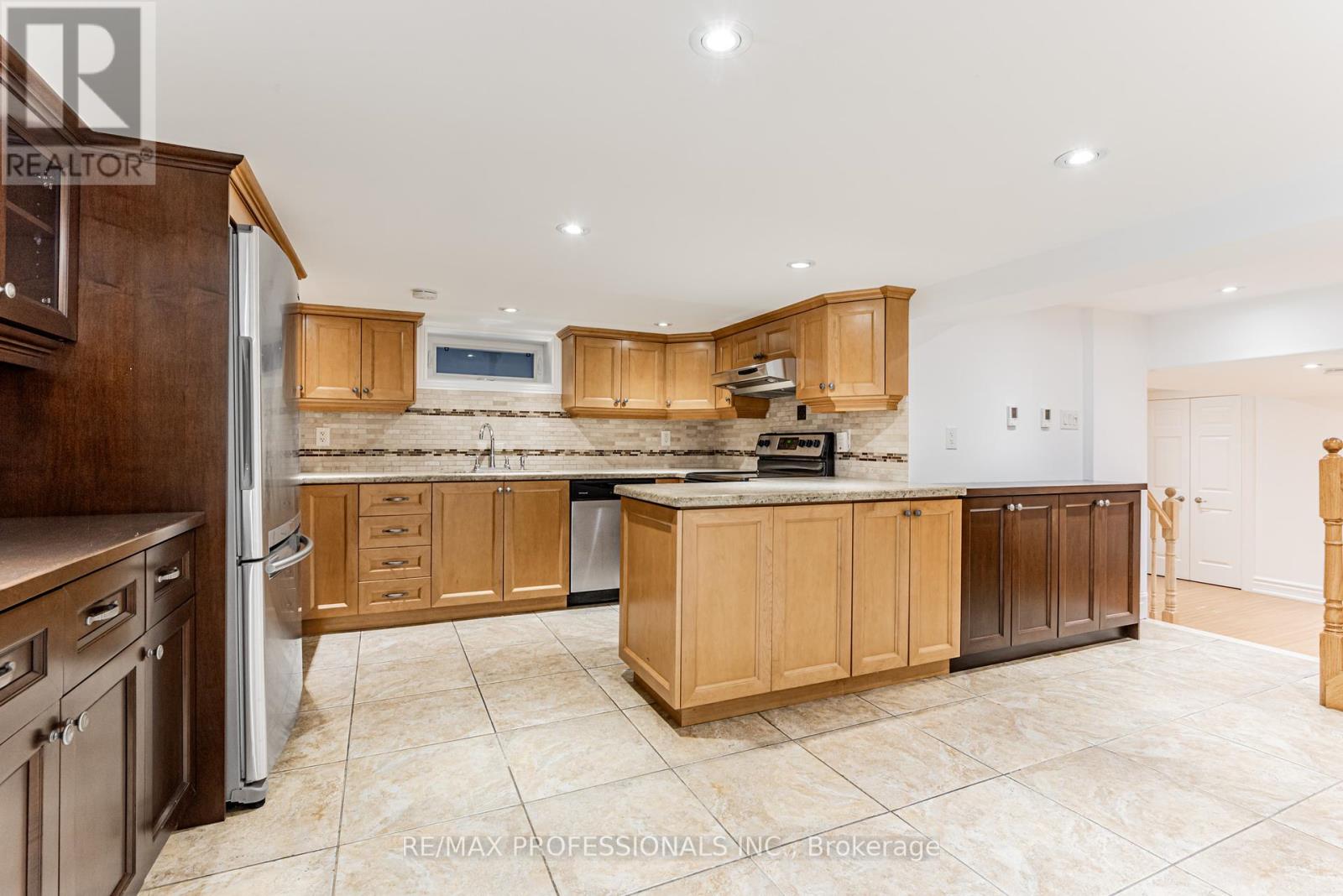 999 Dufferin Street, Toronto, Ontario  M6H 4B2 - Photo 22 - C12175851