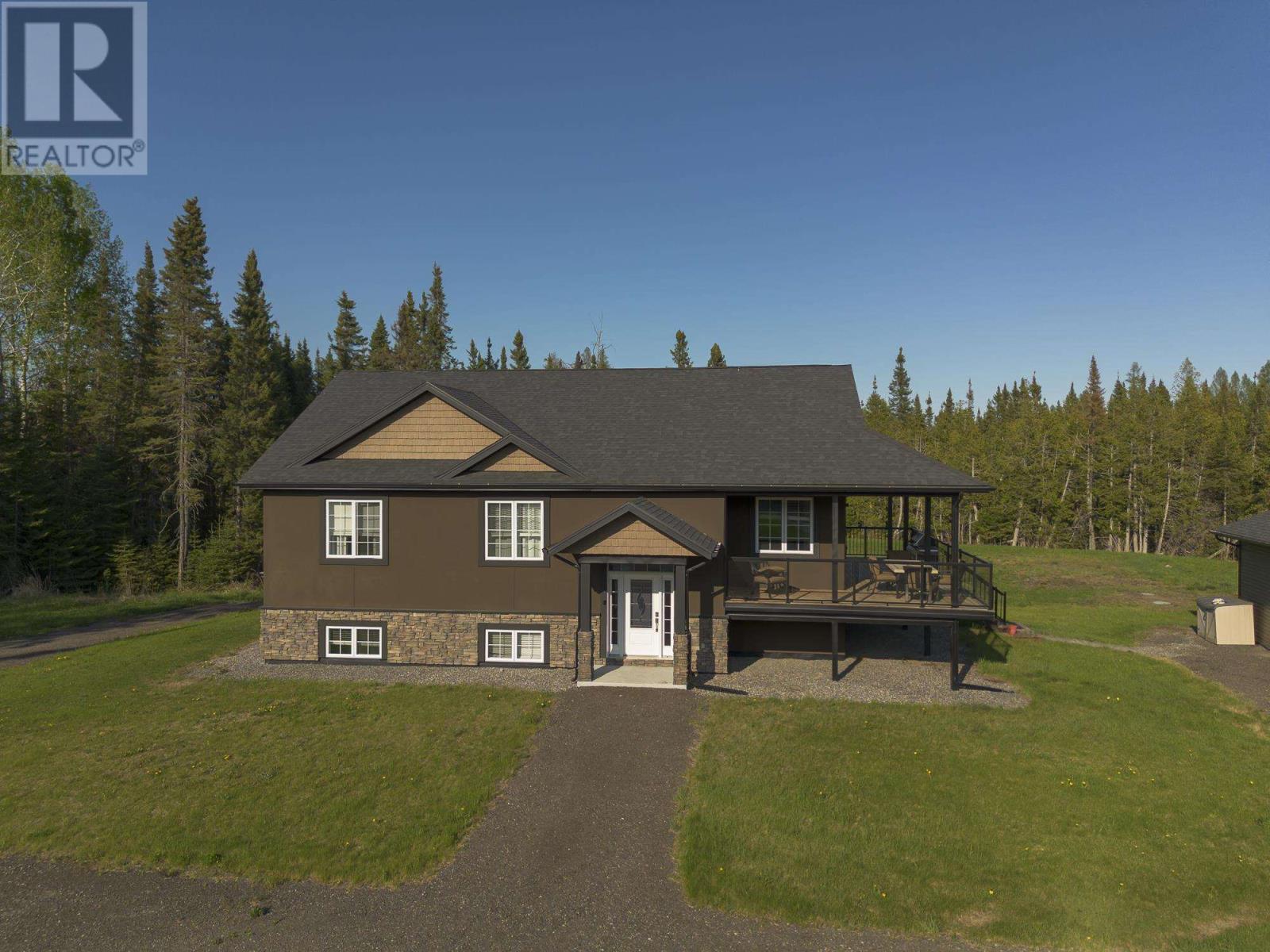 2010 Community Hall RD, thunder, Ontario
