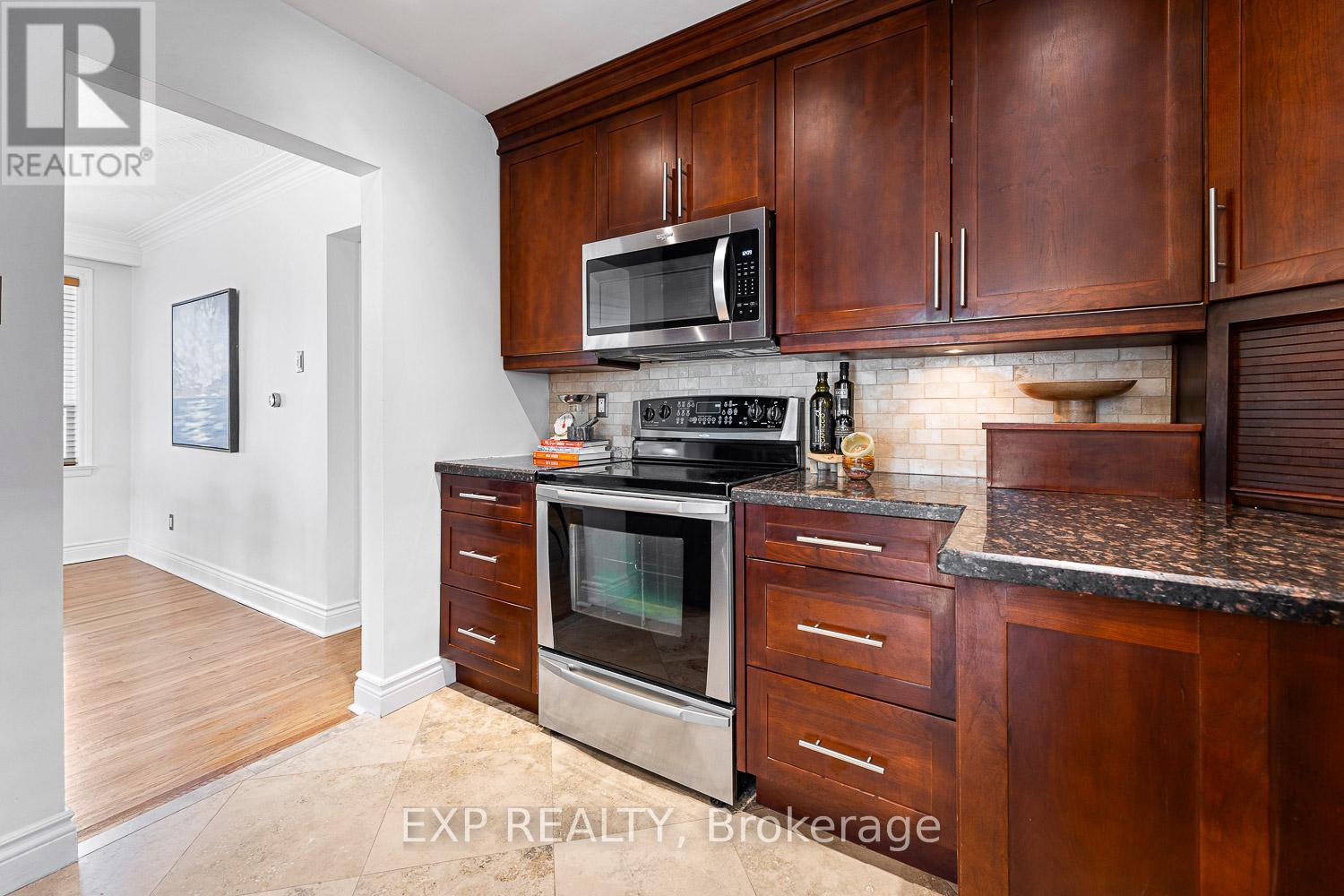 7 Northcrest Road, Toronto, Ontario  M9R 1P5 - Photo 11 - W12188701