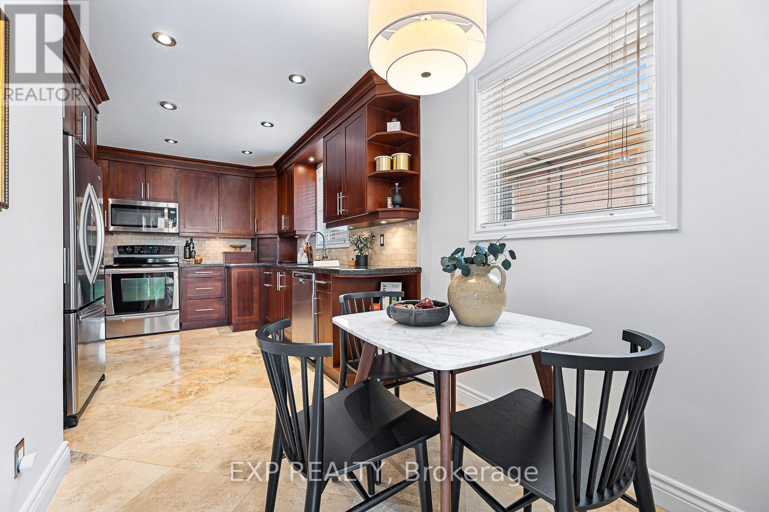 7 Northcrest Road, Toronto, Ontario  M9R 1P5 - Photo 6 - W12188701