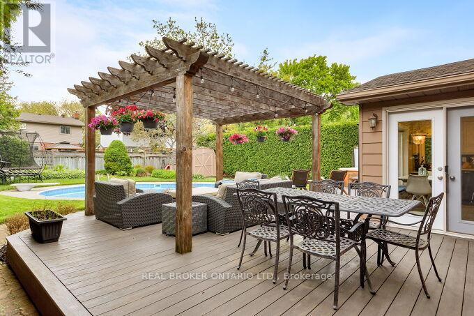 4499 Tremineer Avenue, Burlington (Shoreacres), Ontario  L7L 1H8 - Photo 40 - W12188733