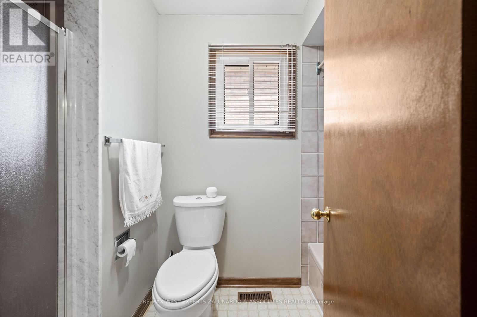 157 Sunforest Drive, Brampton (Heart Lake West), Ontario  L6Z 4B7 - Photo 27 - W12188743