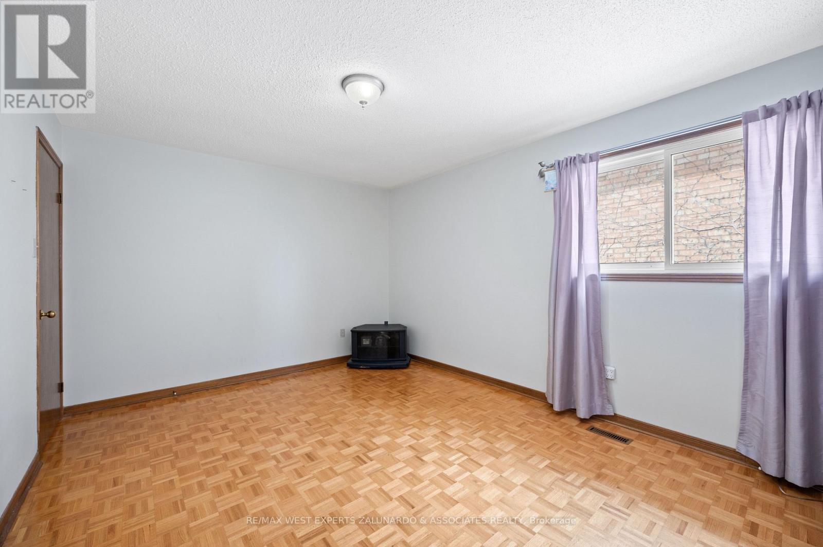 157 Sunforest Drive, Brampton, Ontario  L6Z 4B7 - Photo 29 - W12188743