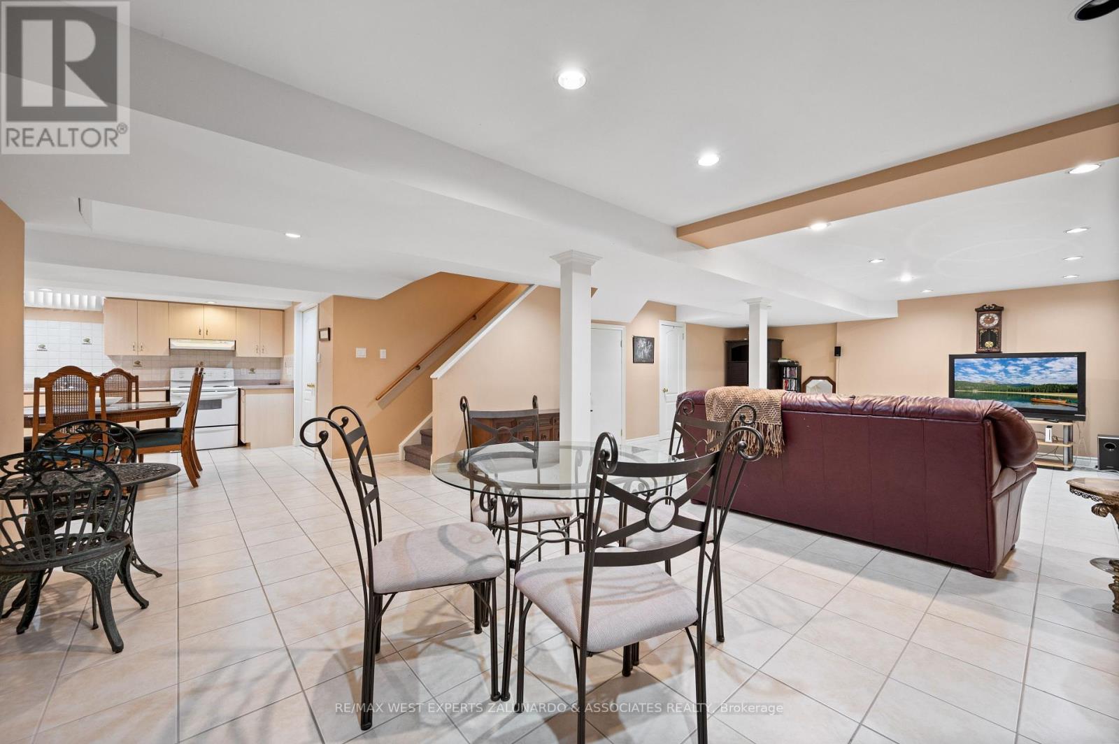 157 Sunforest Drive, Brampton, Ontario  L6Z 4B7 - Photo 38 - W12188743
