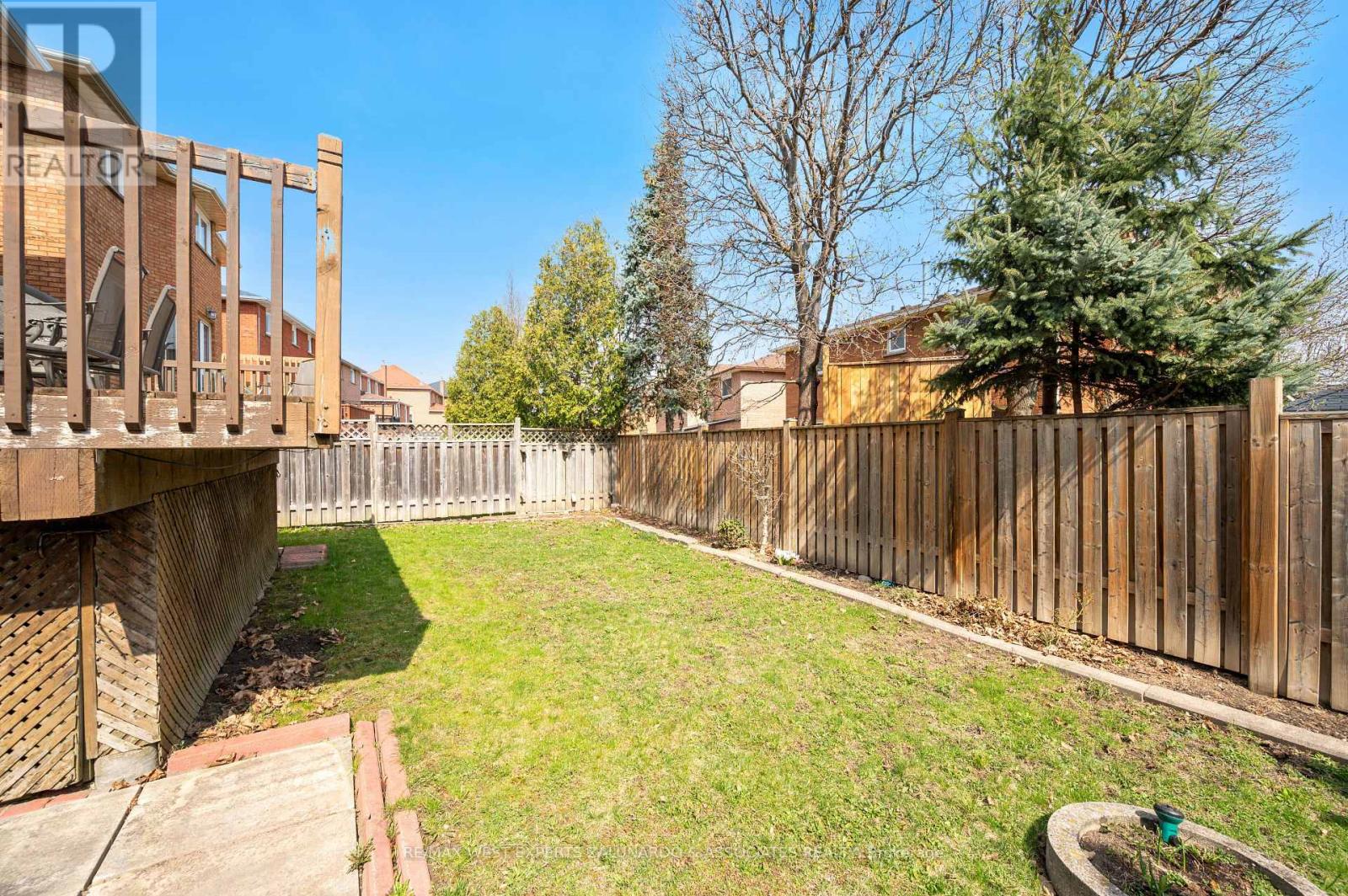 157 Sunforest Drive, Brampton, Ontario  L6Z 4B7 - Photo 43 - W12188743