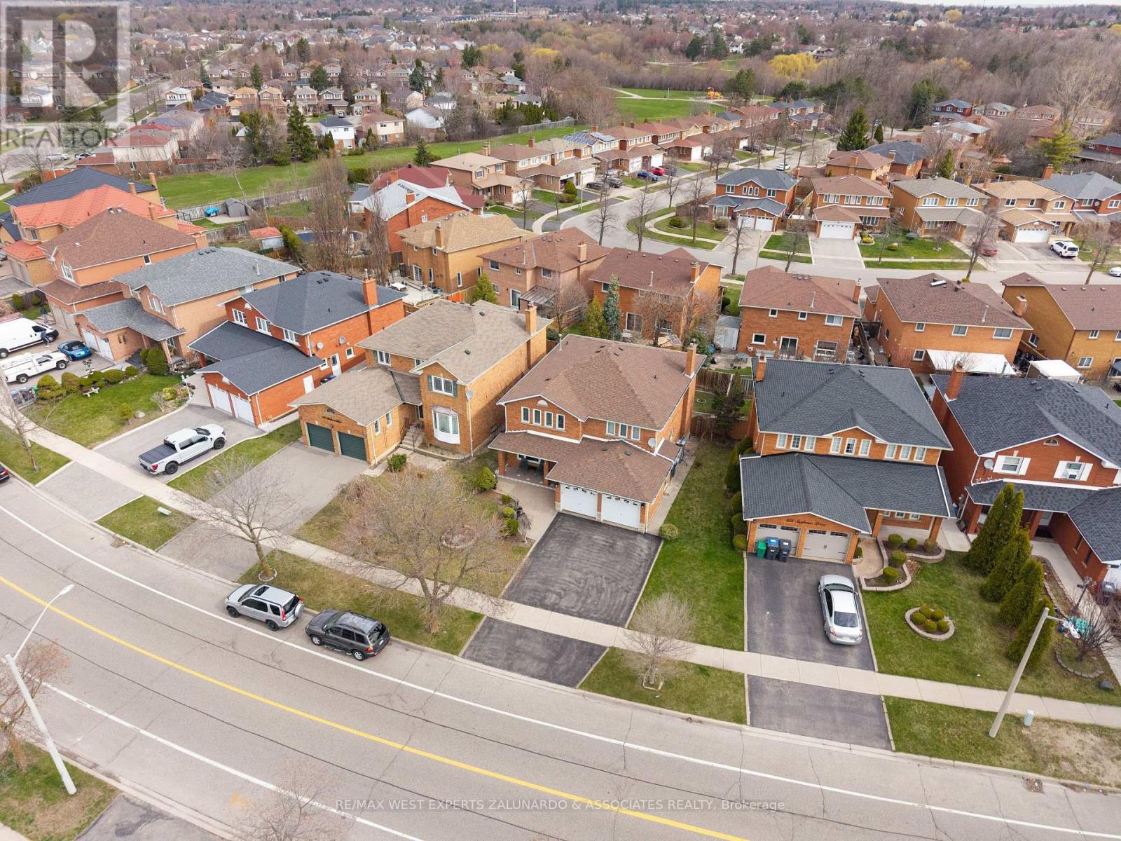 157 Sunforest Drive, Brampton, Ontario  L6Z 4B7 - Photo 48 - W12188743