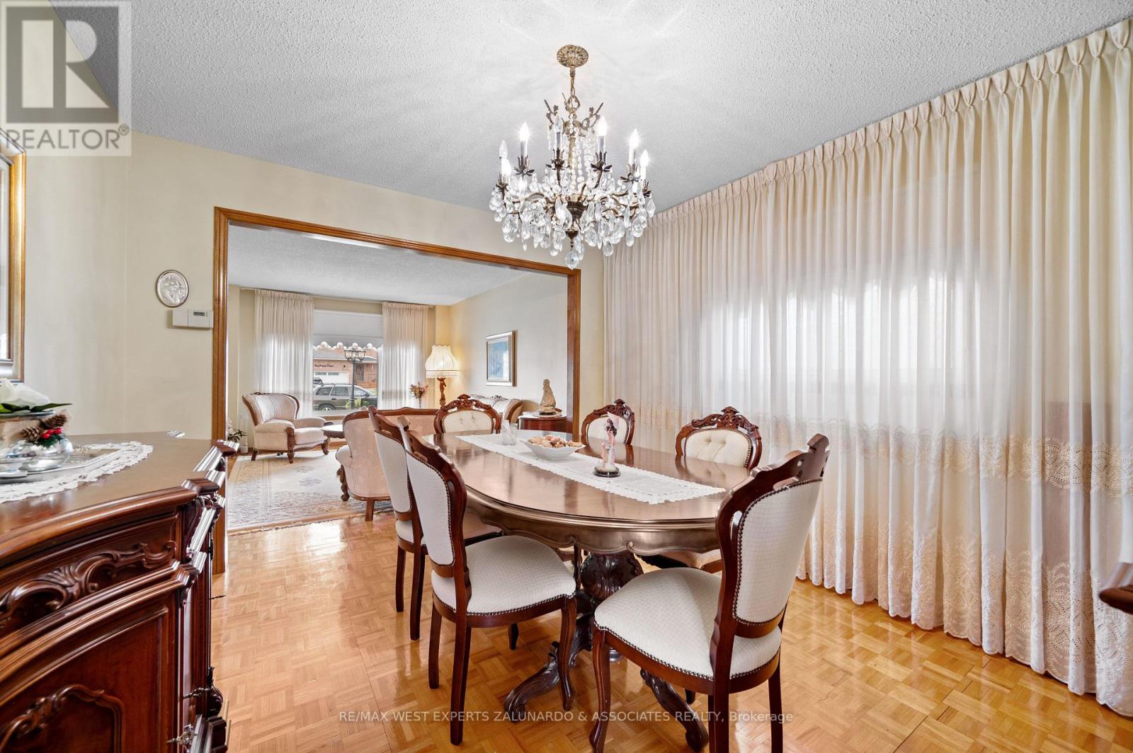 157 Sunforest Drive, Brampton, Ontario  L6Z 4B7 - Photo 9 - W12188743