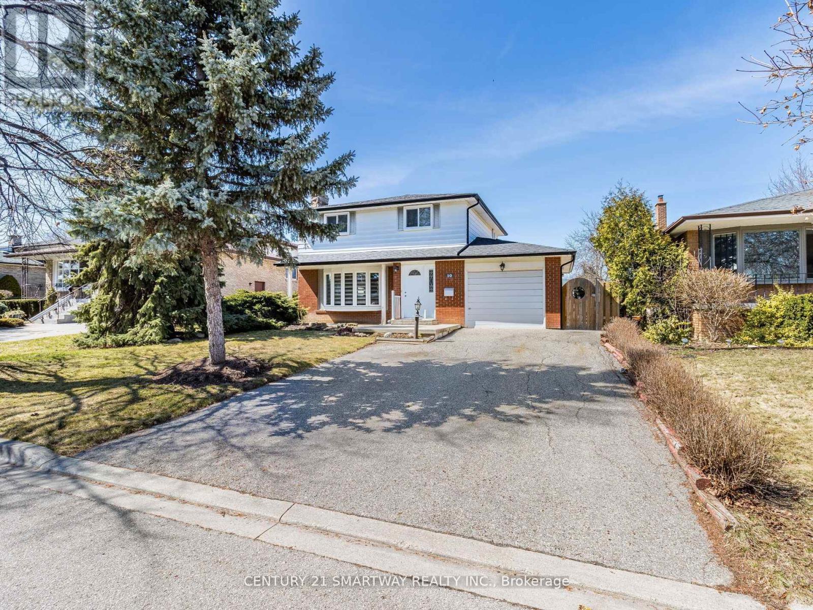 10 GOVERNOR GROVE CRESCENT, Brampton, Ontario