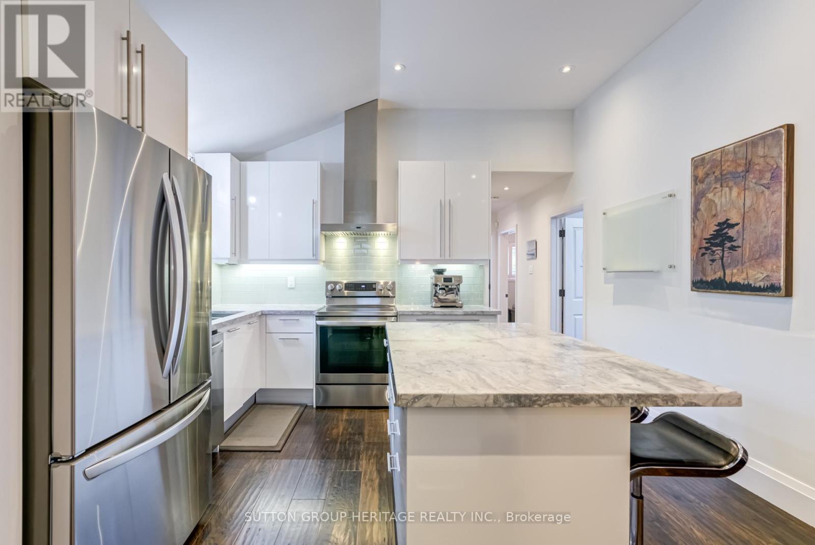22 Paragon Road, Toronto, Ontario  M9R 1J5 - Photo 11 - W12188852