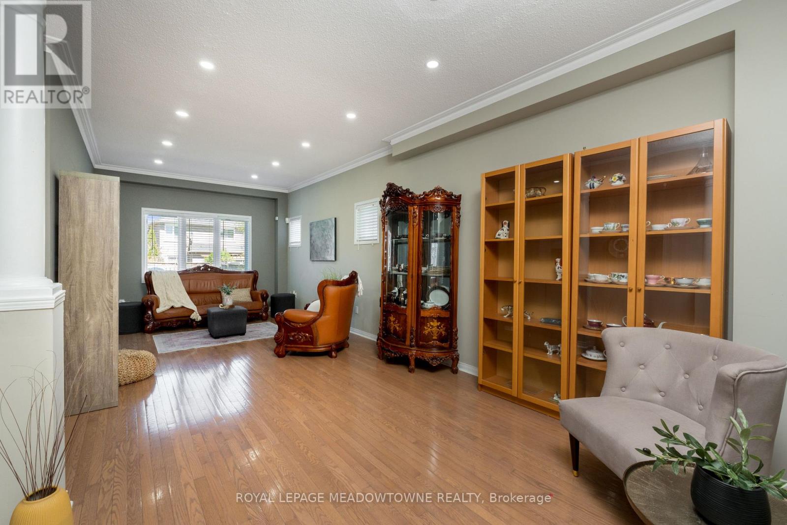 1876 Stevington Crescent, Mississauga, Ontario  L5N 7S5 - Photo 8 - W12188860