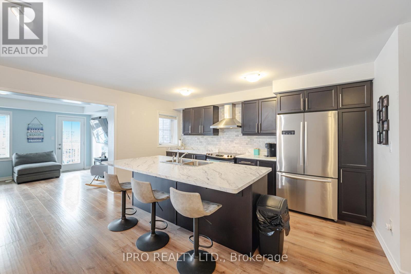 1543 Husband Place, Milton, Ontario  L9T 8X9 - Photo 8 - W12188861