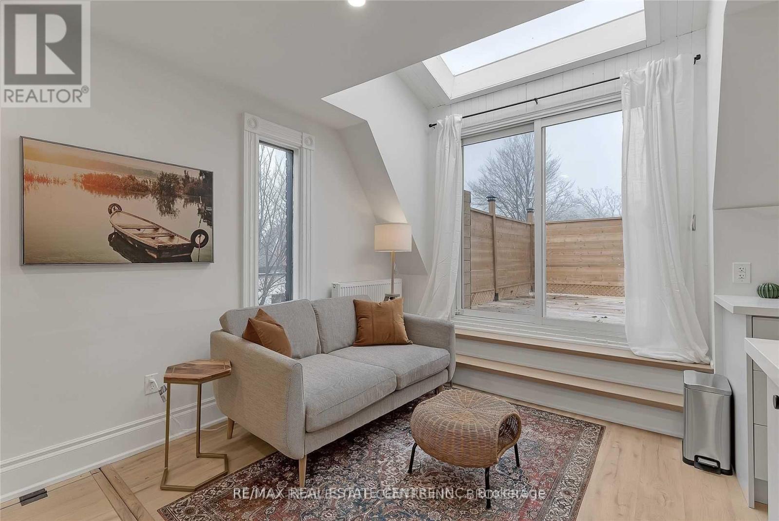Loft - 76 Springhurst Avenue, Toronto, Ontario  M6K 1B8 - Photo 10 - W12188903