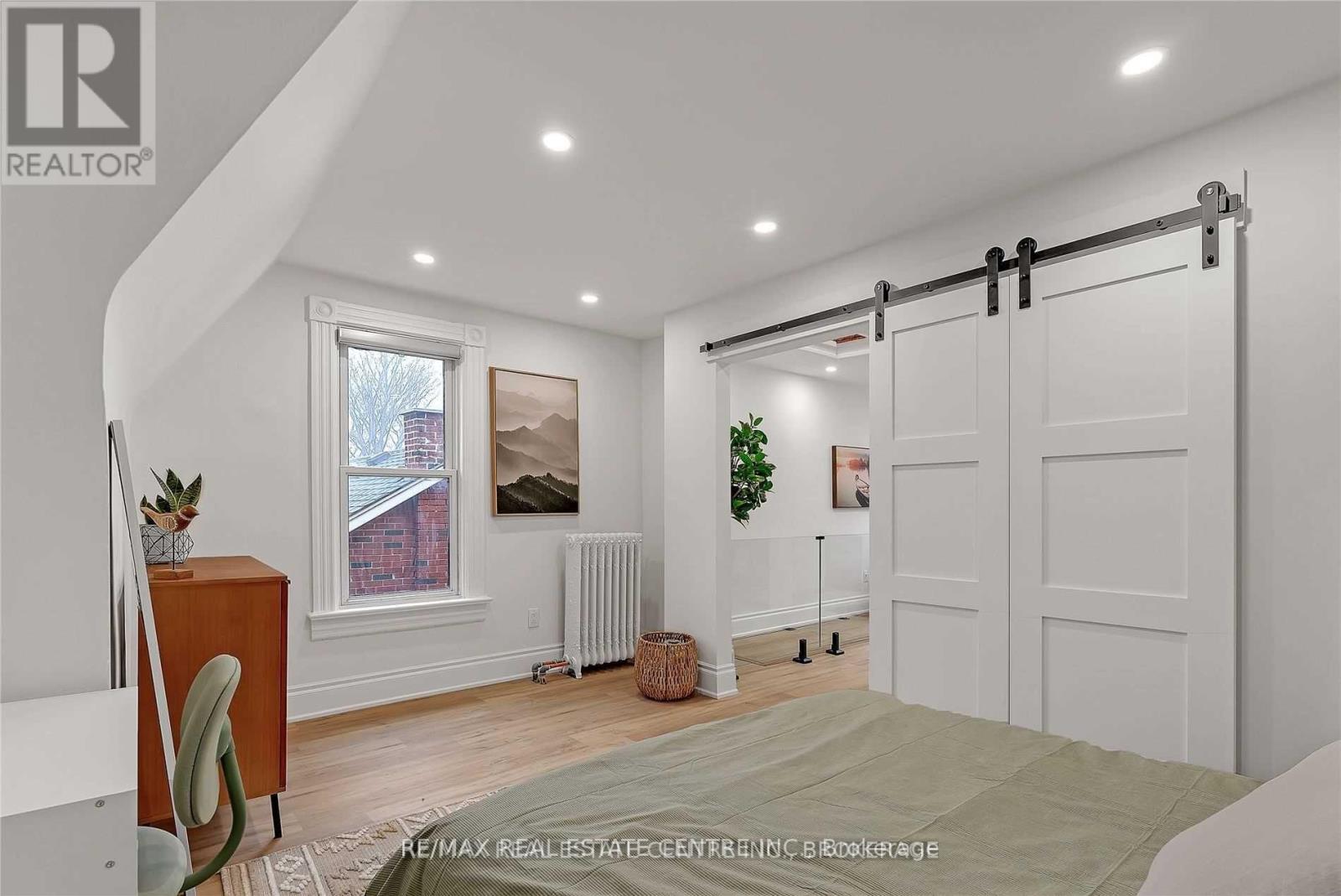 Loft - 76 Springhurst Avenue, Toronto, Ontario  M6K 1B8 - Photo 16 - W12188903