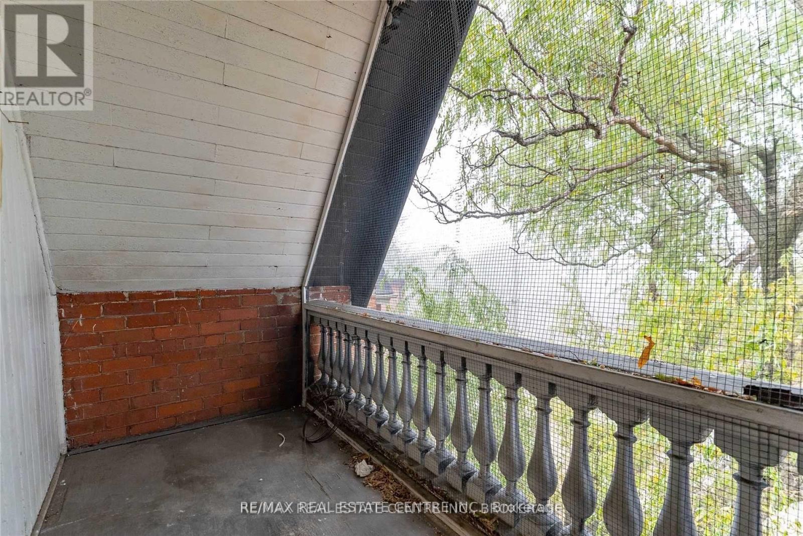 Loft - 76 Springhurst Avenue, Toronto, Ontario  M6K 1B8 - Photo 19 - W12188903