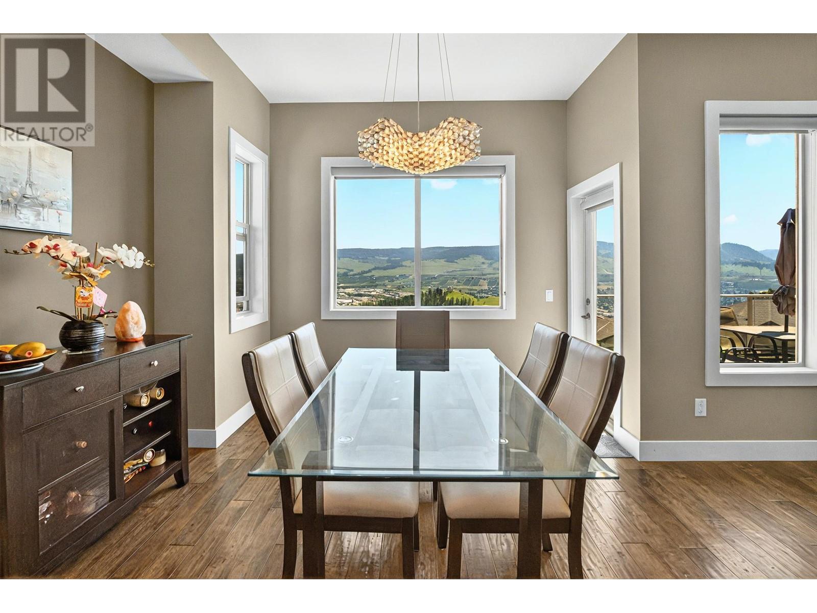 577 Harrogate Lane, Kelowna, BC V1V3A5