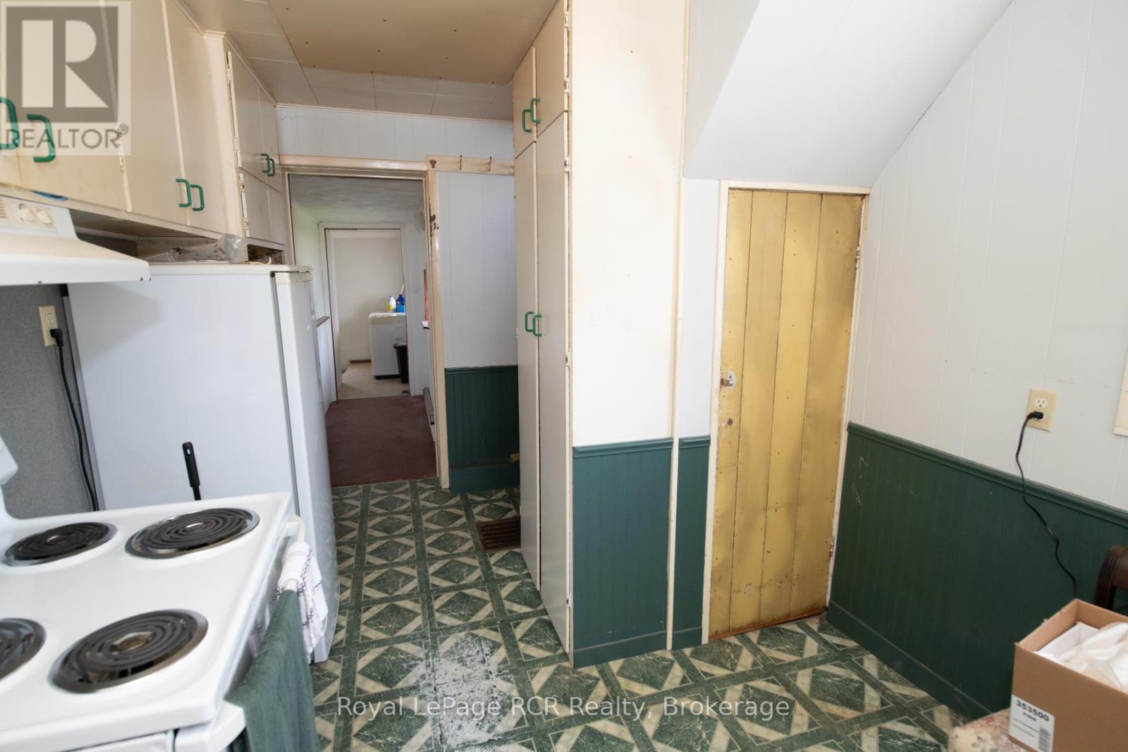 450 James Street W, Wellington North (Mount Forest), Ontario  N0G 2L3 - Photo 11 - X12189027