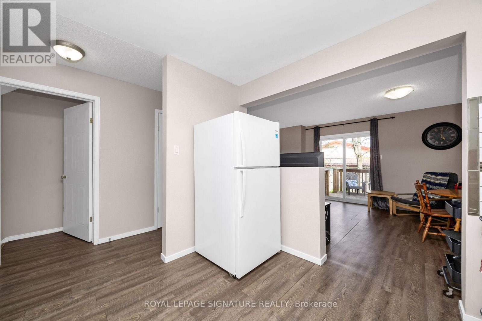 4 - 1055 Gordon Street, Guelph (Kortright West), Ontario  N1G 4X9 - Photo 7 - X12188756
