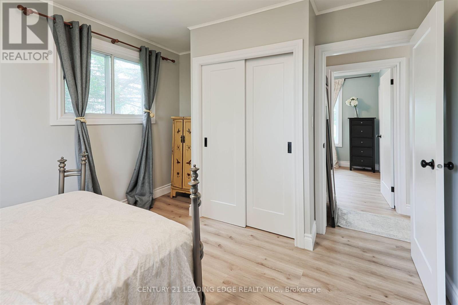 8276 White Church Road E, Hamilton (Mount Hope), Ontario  L0R 1W0 - Photo 13 - X12188770