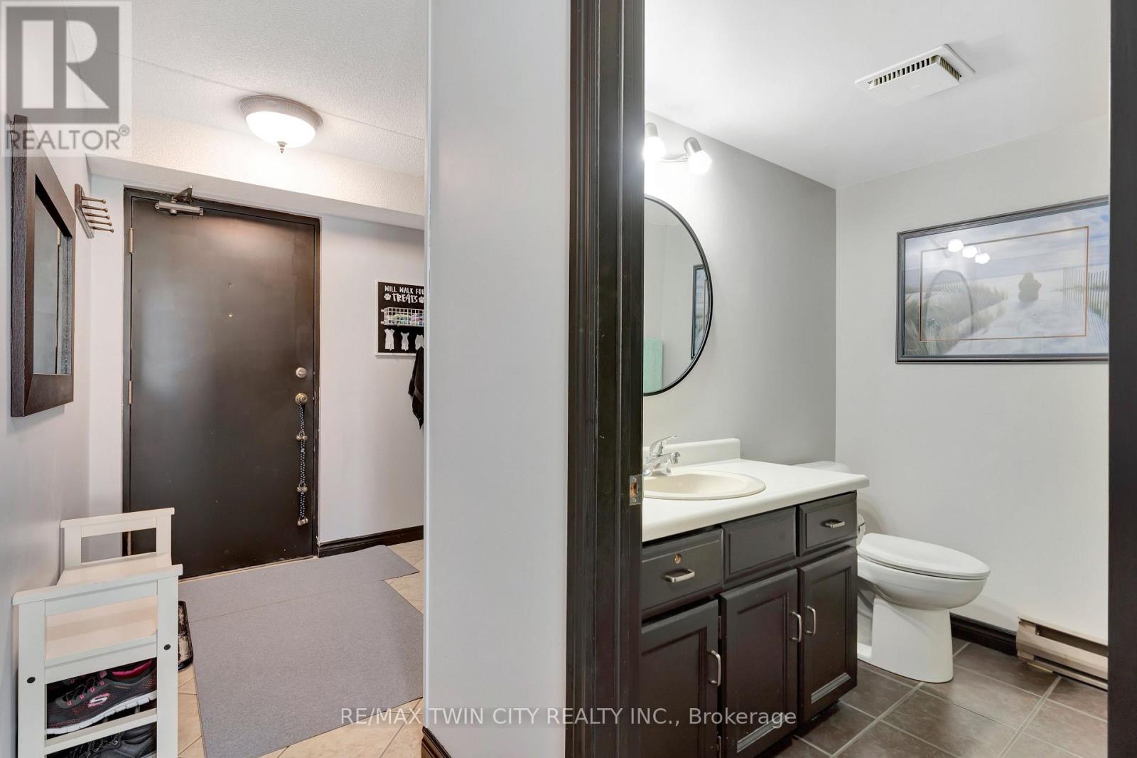 203 - 401 Erb Street, Waterloo, Ontario  N2L 1W7 - Photo 10 - X12188853