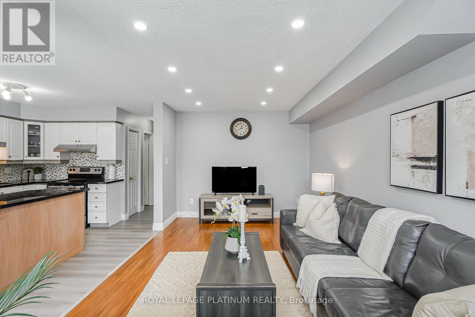 257 Grey Fox Drive, Kitchener, Ontario  N2E 3N7 - Photo 7 - X12188880