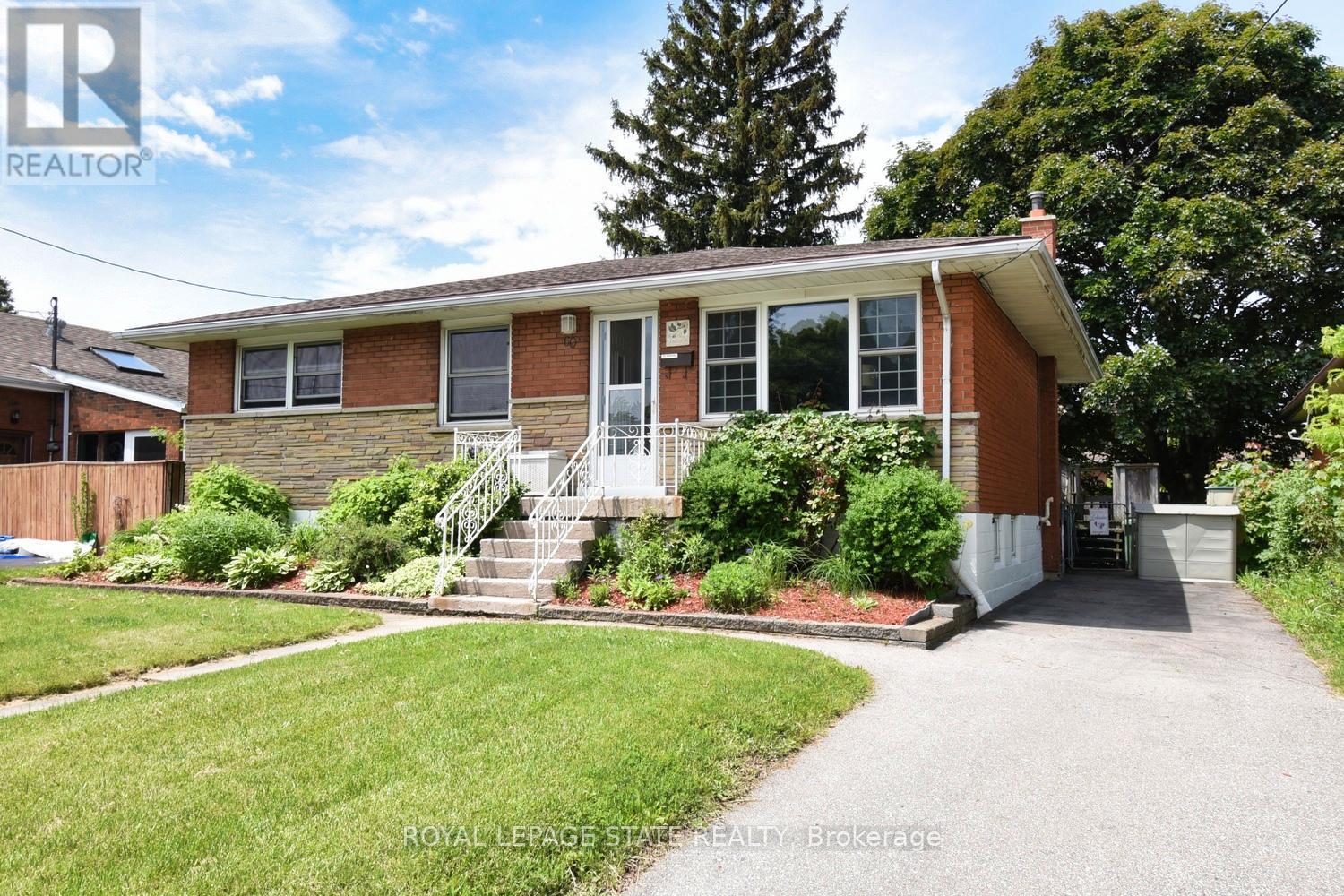 60 TOBY CRESCENT, Hamilton, Ontario