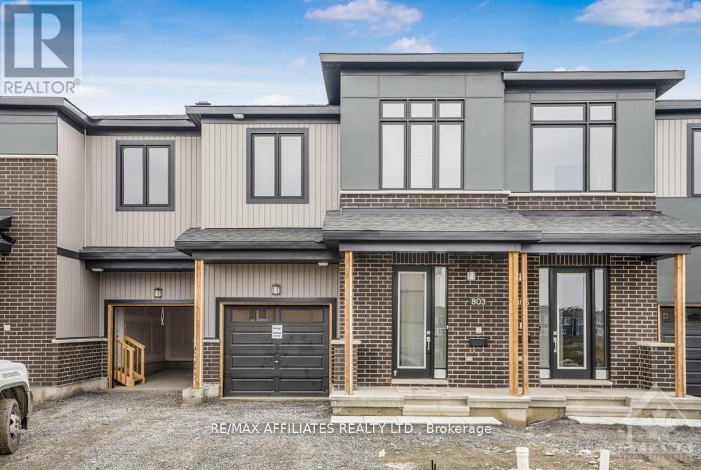 803 Voie Cerulean Way, Ottawa, Ontario  K1W 0S7 - Photo 1 - X12188977