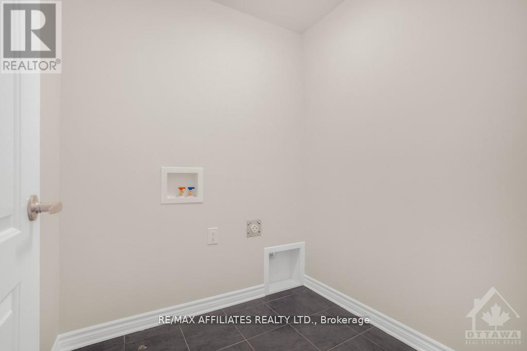 803 Voie Cerulean Way, Ottawa, Ontario  K1W 0S7 - Photo 22 - X12188977