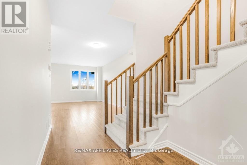 803 Voie Cerulean Way, Ottawa, Ontario  K1W 0S7 - Photo 6 - X12188977
