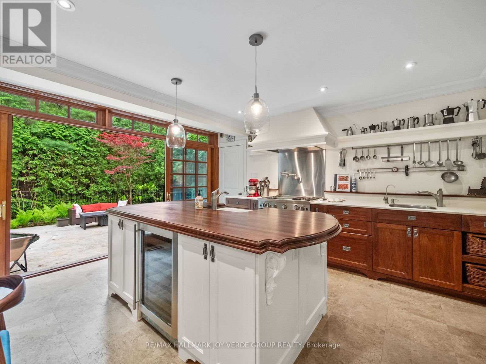 53 Donwoods Drive, Toronto, Ontario  M4N 2G3 - Photo 14 - C12178713