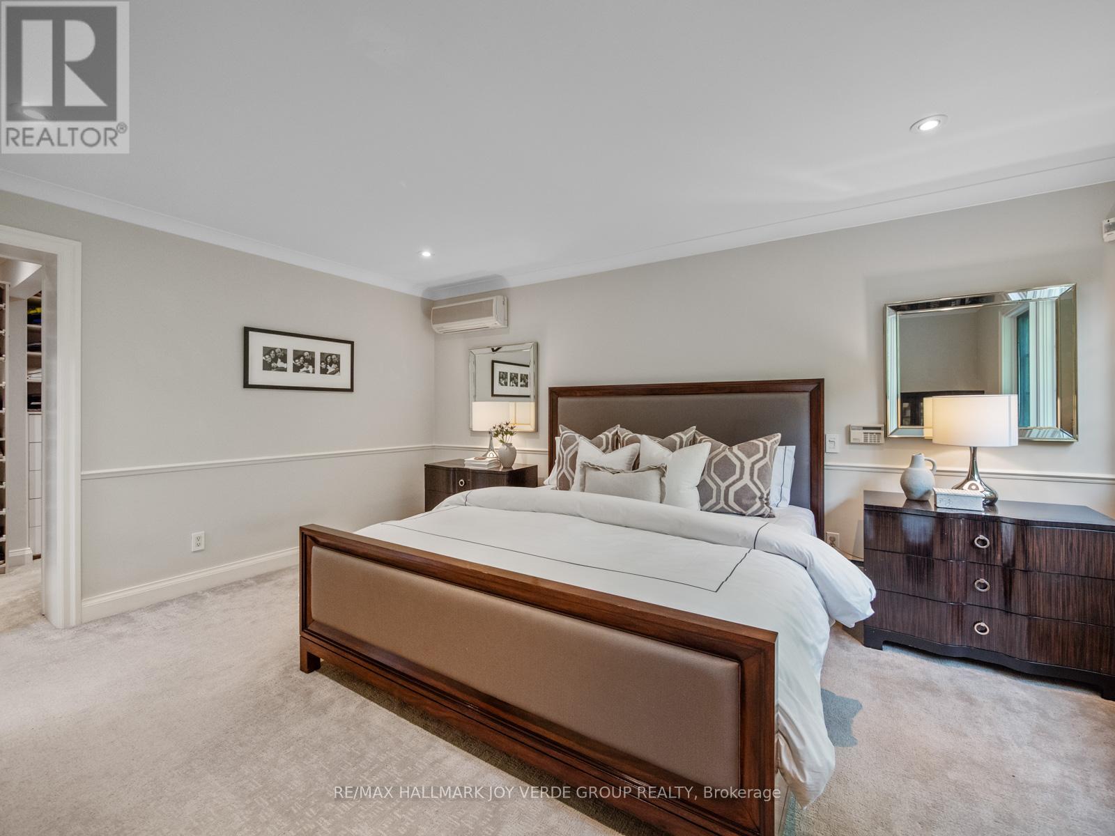 53 Donwoods Drive, Toronto, Ontario  M4N 2G3 - Photo 17 - C12178713
