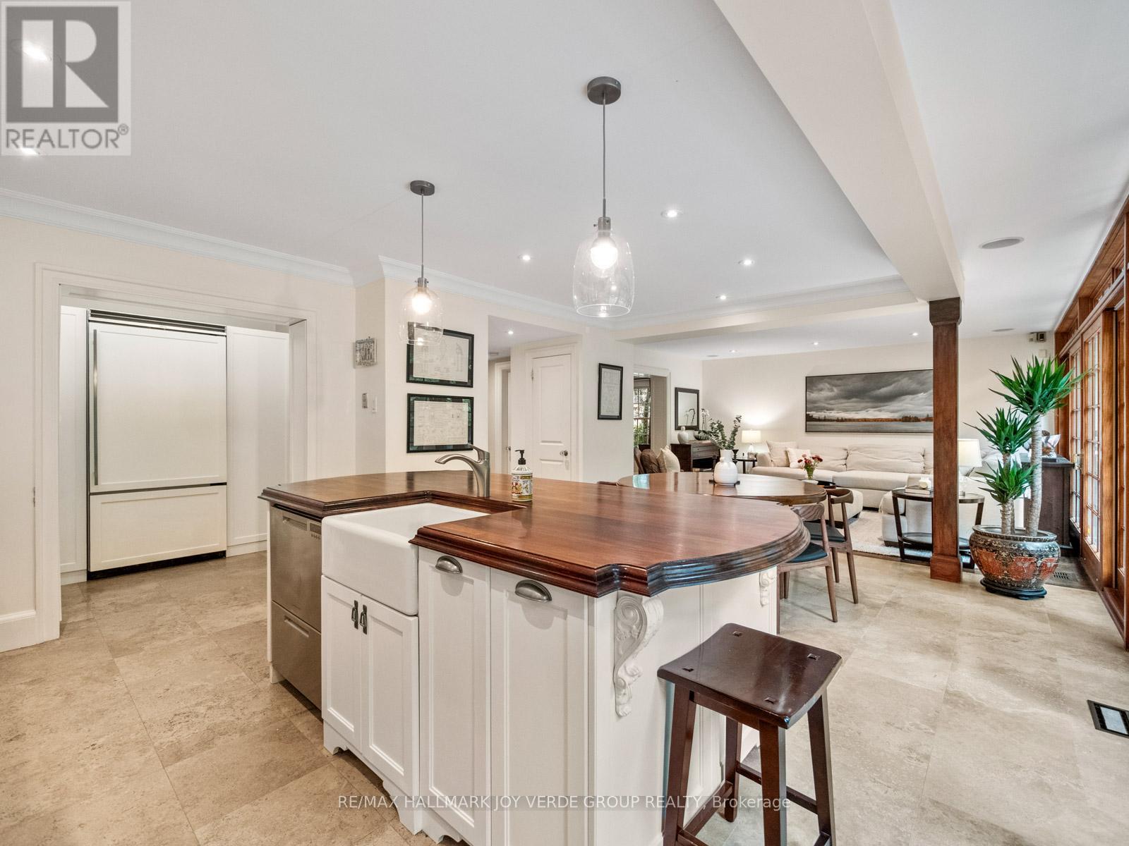 53 Donwoods Drive, Toronto, Ontario  M4N 2G3 - Photo 12 - C12178713