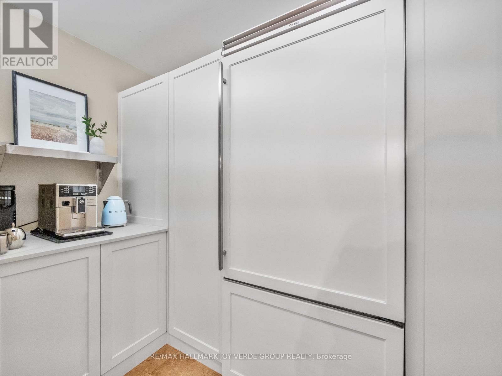 53 Donwoods Drive, Toronto, Ontario  M4N 2G3 - Photo 15 - C12178713