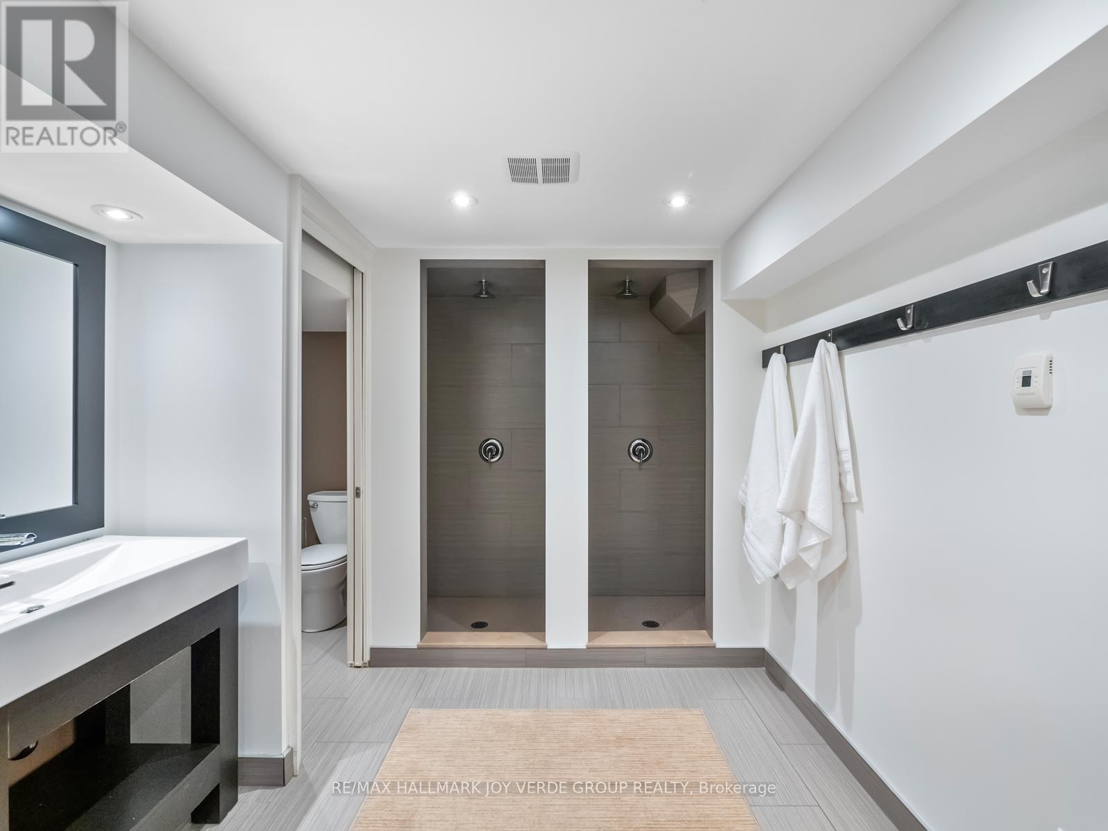 53 Donwoods Drive, Toronto, Ontario  M4N 2G3 - Photo 26 - C12178713