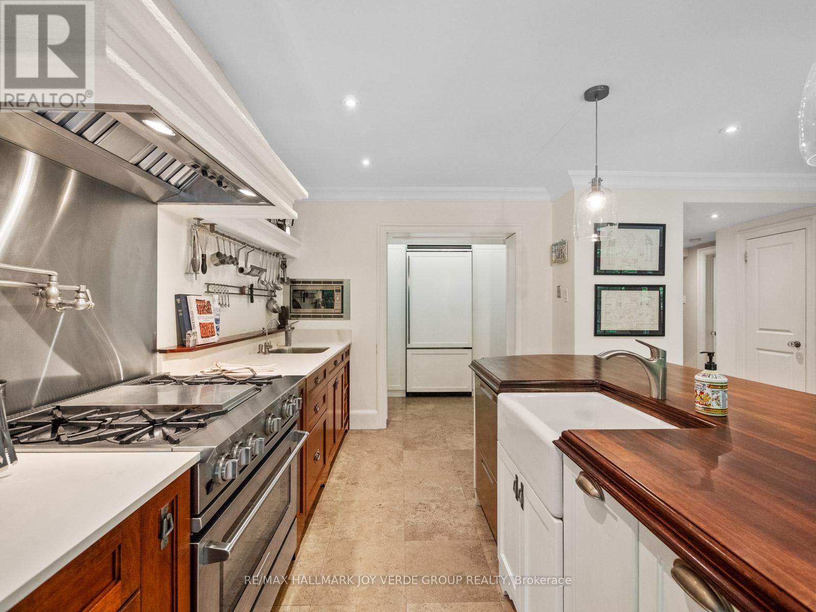 53 Donwoods Drive, Toronto, Ontario  M4N 2G3 - Photo 13 - C12178713