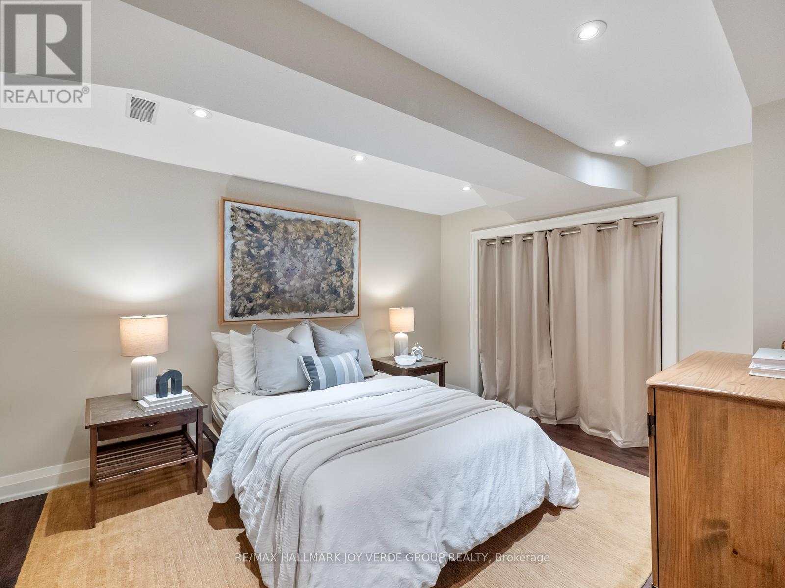 53 Donwoods Drive, Toronto, Ontario  M4N 2G3 - Photo 28 - C12178713