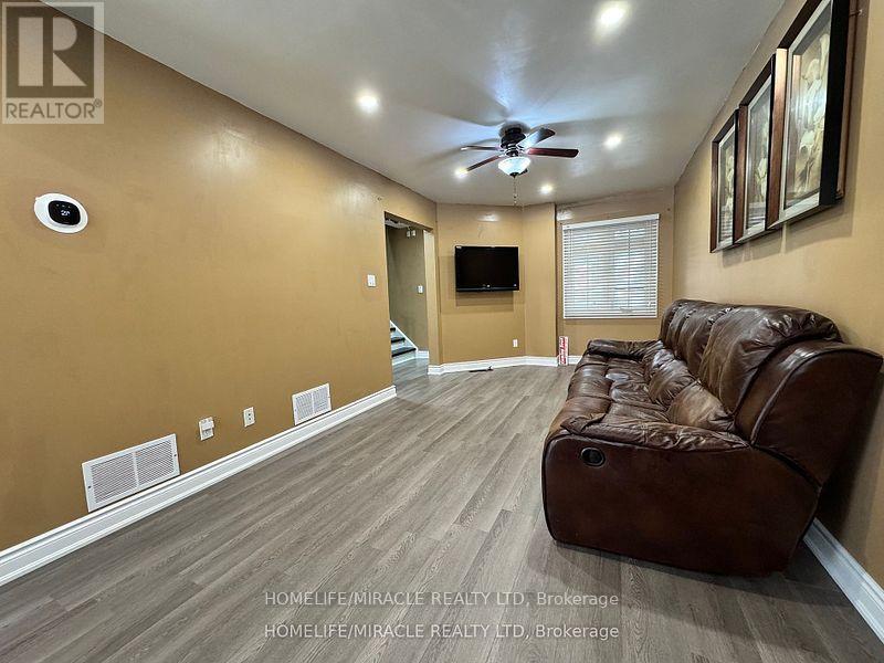 131 Plumrose Pathway, Toronto (Malvern), Ontario  M1B 4B6 - Photo 24 - E12126010