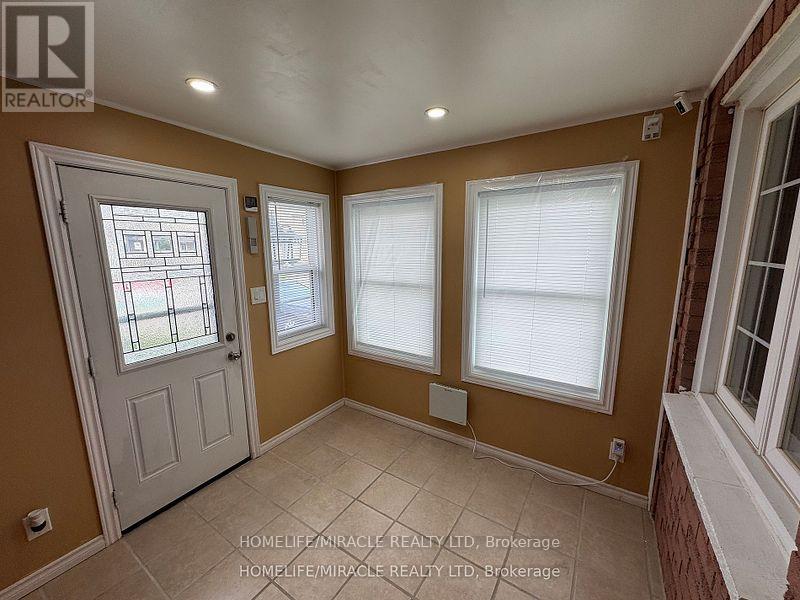 131 Plumrose Pathway, Toronto, Ontario  M1B 4B6 - Photo 9 - E12126010